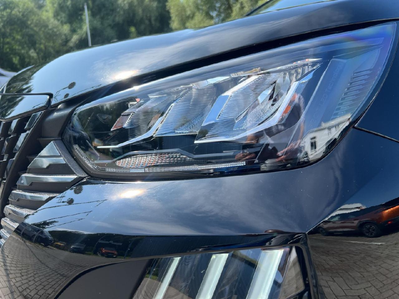 Peugeot 2008 Hybrid 145 Allure