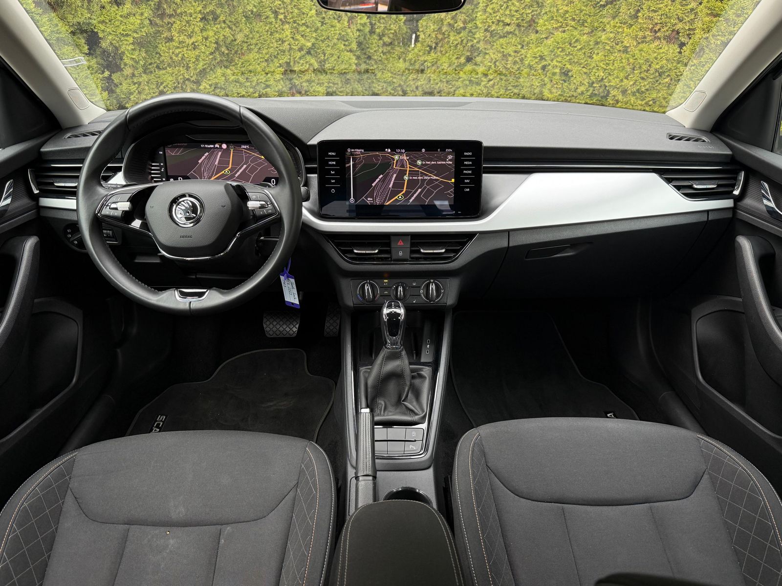 Fahrzeugabbildung SKODA Scala 1.0 TSI DSG Ambition LED+NAV+SHZ+VIRT+TEMP
