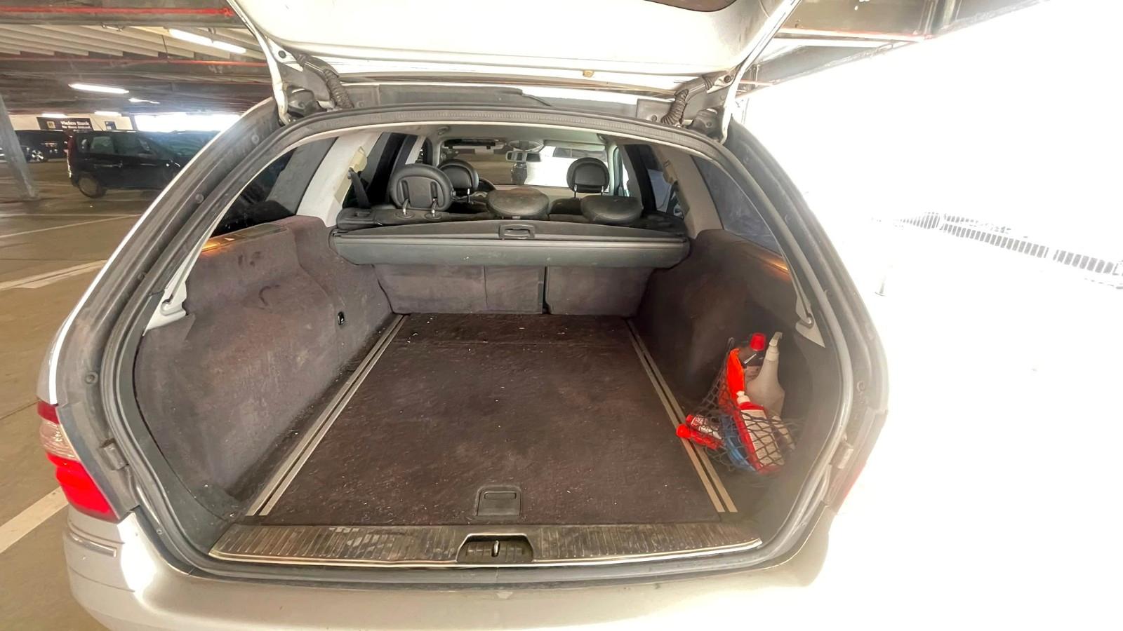 Mercedes-Benz E320 2004 — photo 7