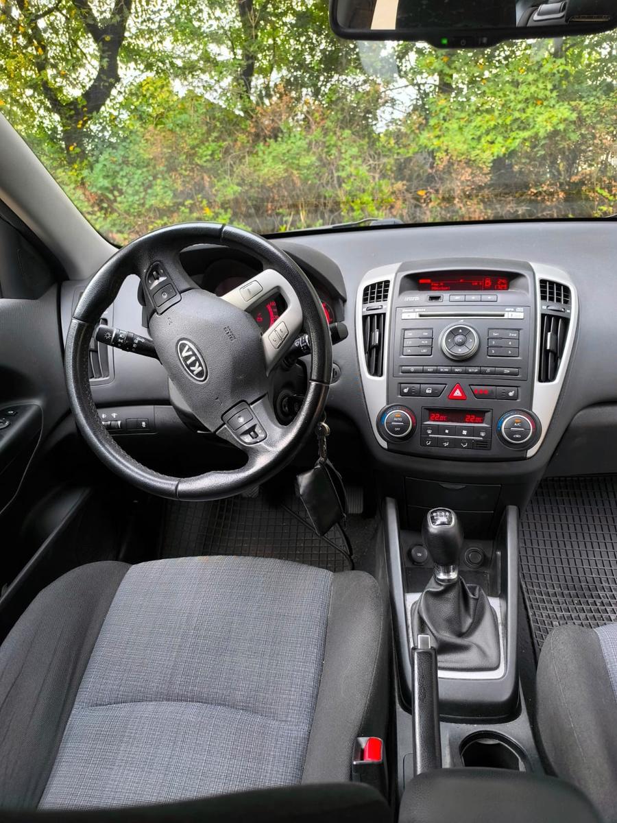 Kia cee'd Sportswagon 1.6 CVVT Deutsche Ausführung