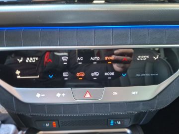 KGM Rexton Lux 2.2 AT 4WD °LED°RFK°Navi°PGD°SHZ°