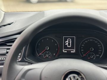 Volkswagen T-Roc - 8