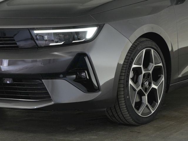 Astra L ST ULTIMATE AT+NAVI+360 GRAD KAMERA+SCHI