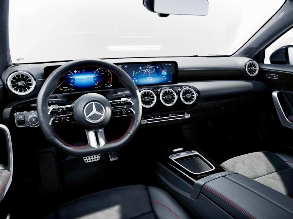 Fahrzeugabbildung Mercedes-Benz A 200 AMG*NIGHT*MULTIB*AHK*DISTR*TOTW*KEYL*KAM
