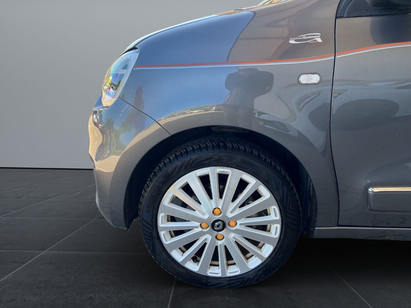 Fahrzeugabbildung Renault Twingo Vibes Electric Navi Apple CarPlay Android