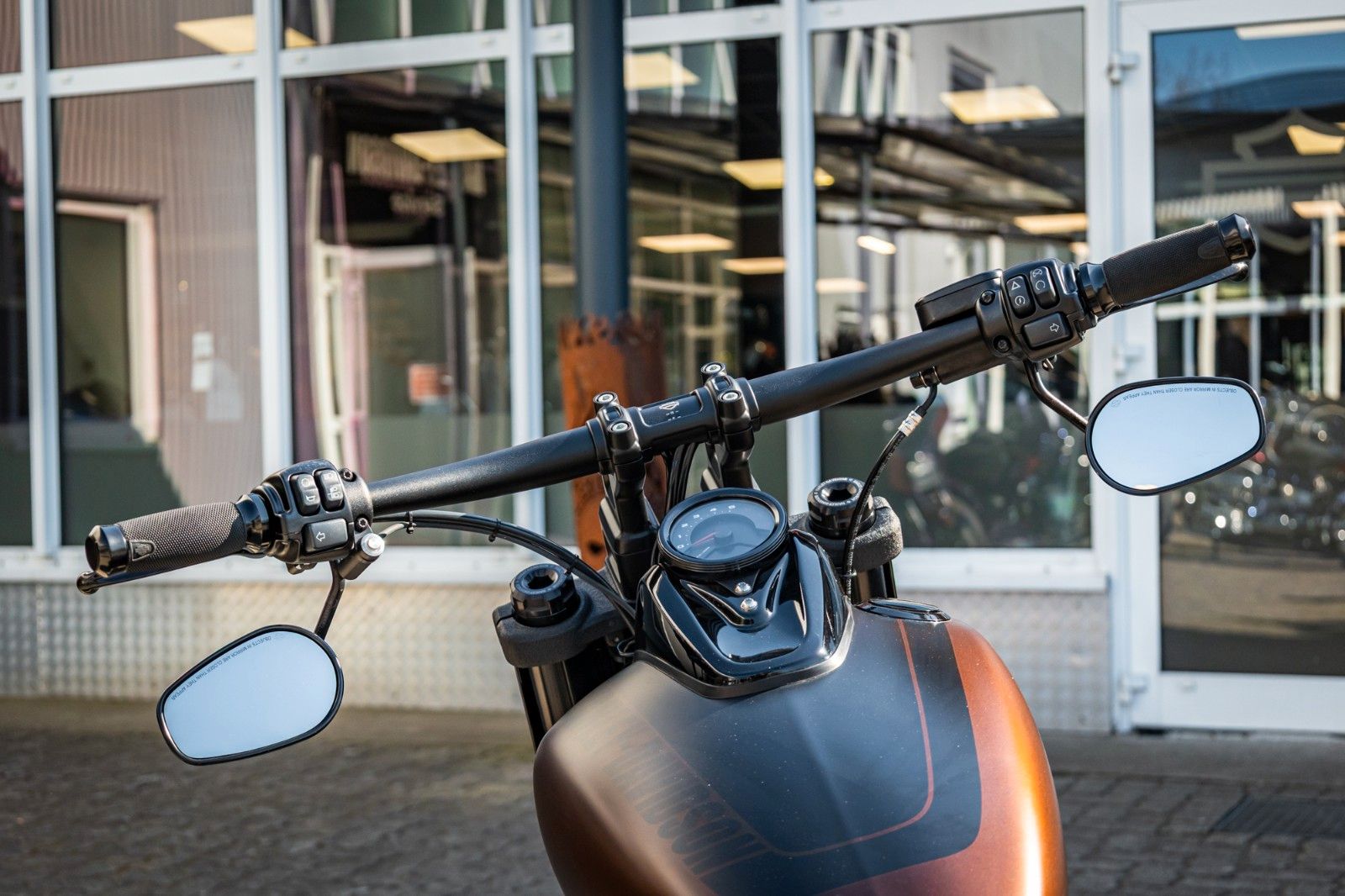 Fahrzeugabbildung Harley-Davidson FXFBS FAT BOB 114 CUI SOFTAIL - Penzl -