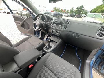 Volkswagen Tiguan - 10