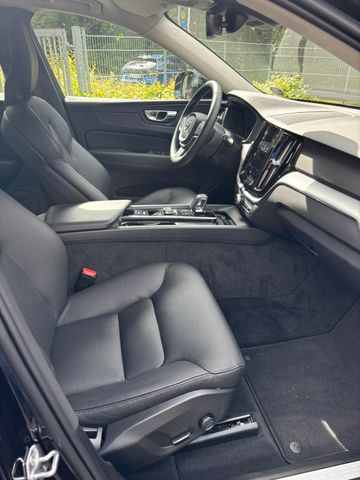XC60 2WD Momentum Pro*LED*AHK*Leder*Navi*