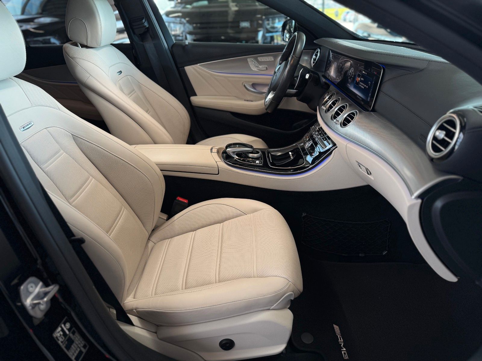 Fahrzeugabbildung Mercedes-Benz E 63 AMG T-Modell 4Matic Burmester VOLL