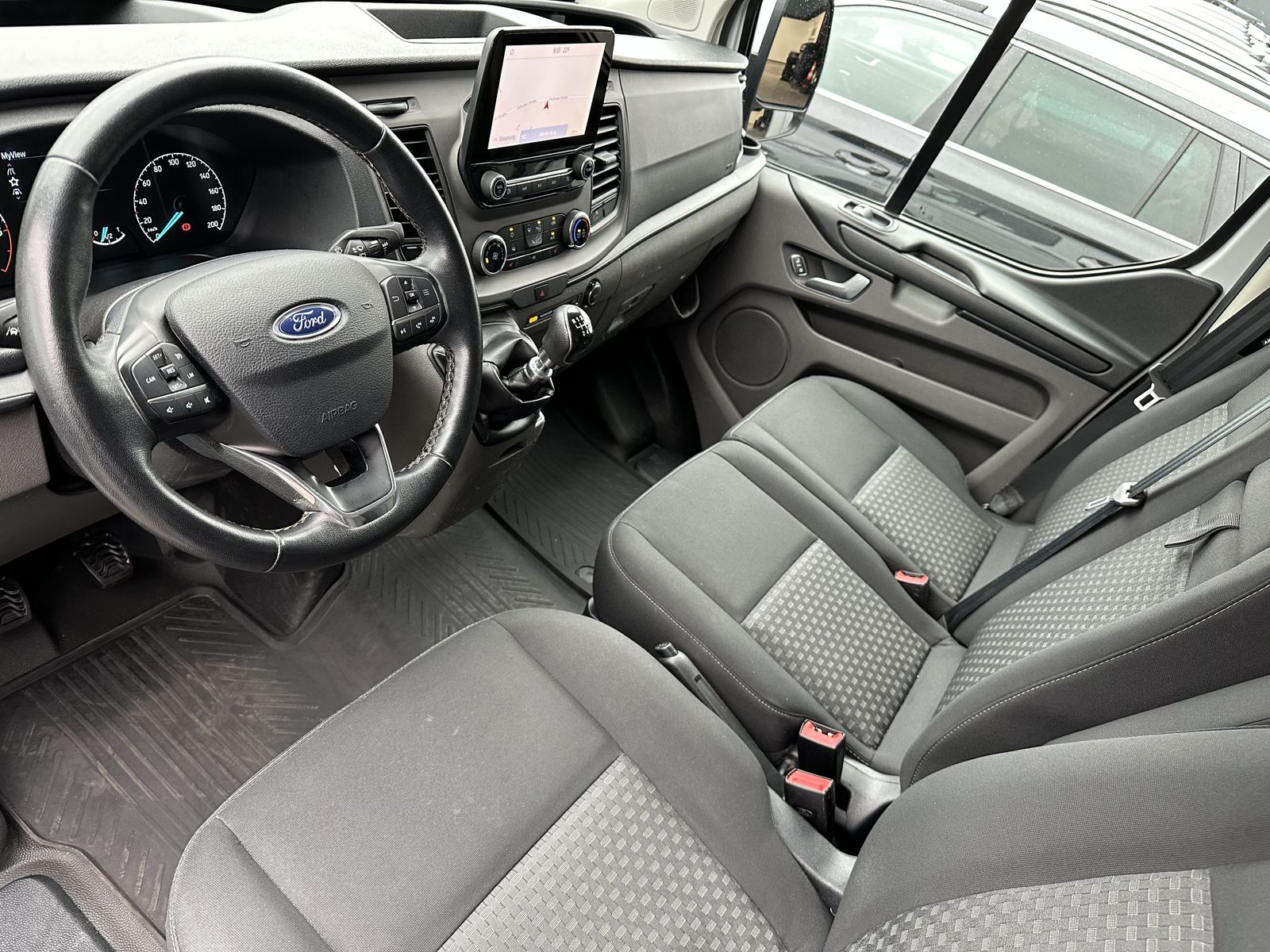 Fahrzeugabbildung Ford Transit Custom 300 L2 2.0 TDCi KLIMA+SHZ+KAMERA+