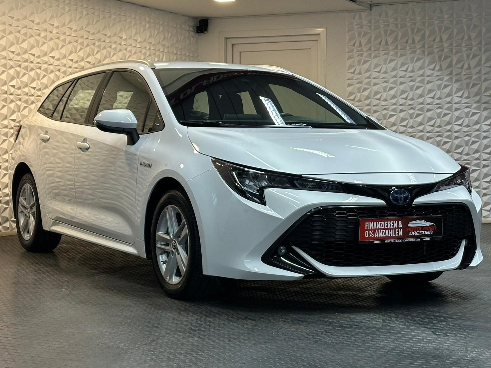 TOYOTA Corolla 1.8 HYBRID BUSINESS EDITION* LED#SHZ#LH - Image 2