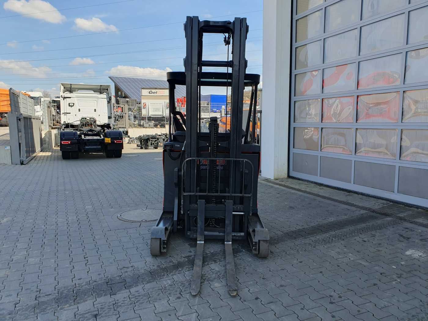 Fahrzeugabbildung Linde R12B-01 / nur 2.394h! / Hubhöhe: 6m / 2015