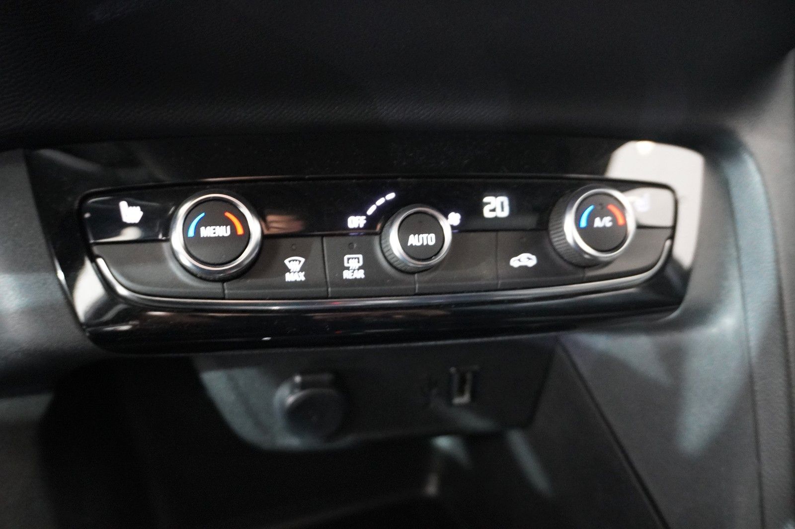 Fahrzeugabbildung Opel Corsa-e F GS SPORT 3-PHASIG NAVI/LED/KAMERA/VIRT