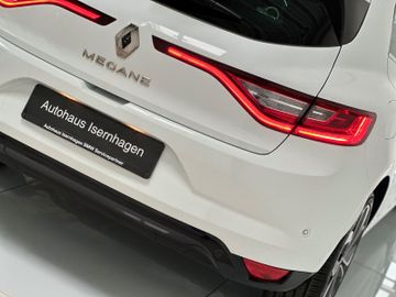 Fahrzeugabbildung Renault Megane IV Lim.BOSE-Edition Massag Kam Navi Touch