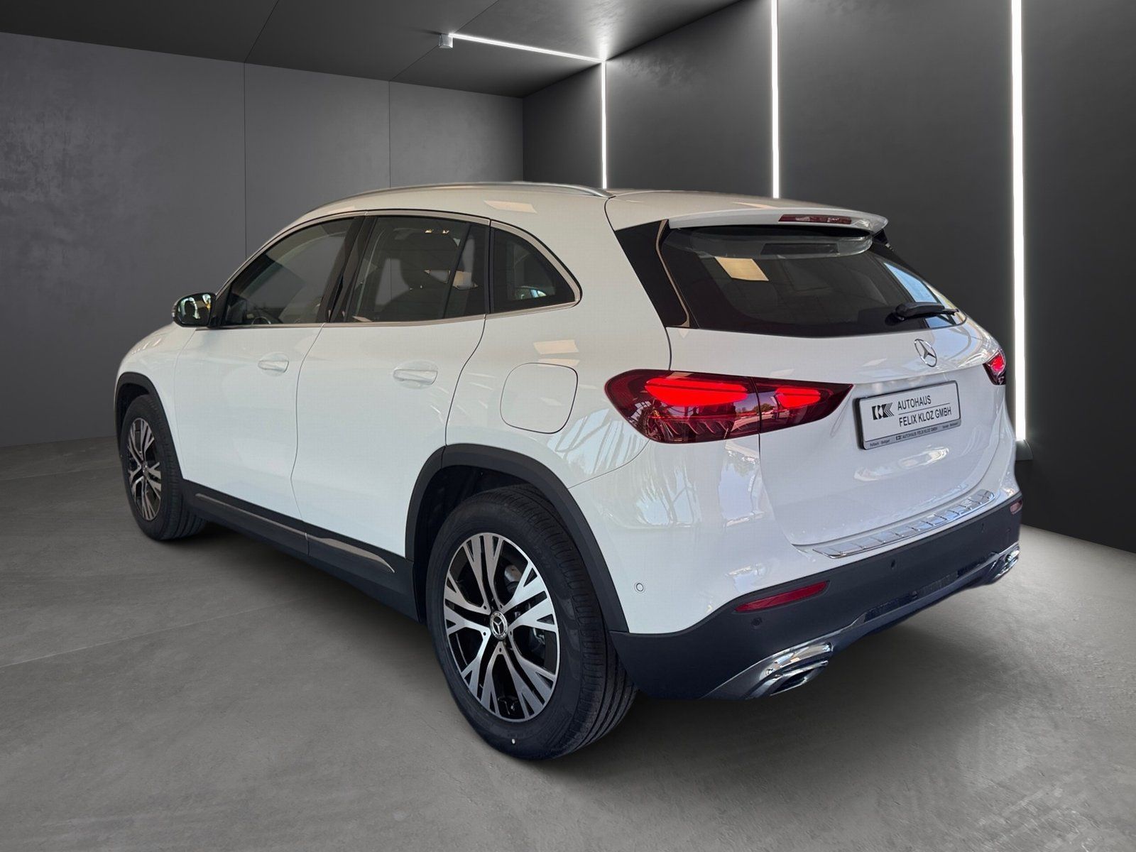 Fahrzeugabbildung Mercedes-Benz GLA 180 d*AHK*Dsitro*Totwink*LED*Kamera*CarPlay*