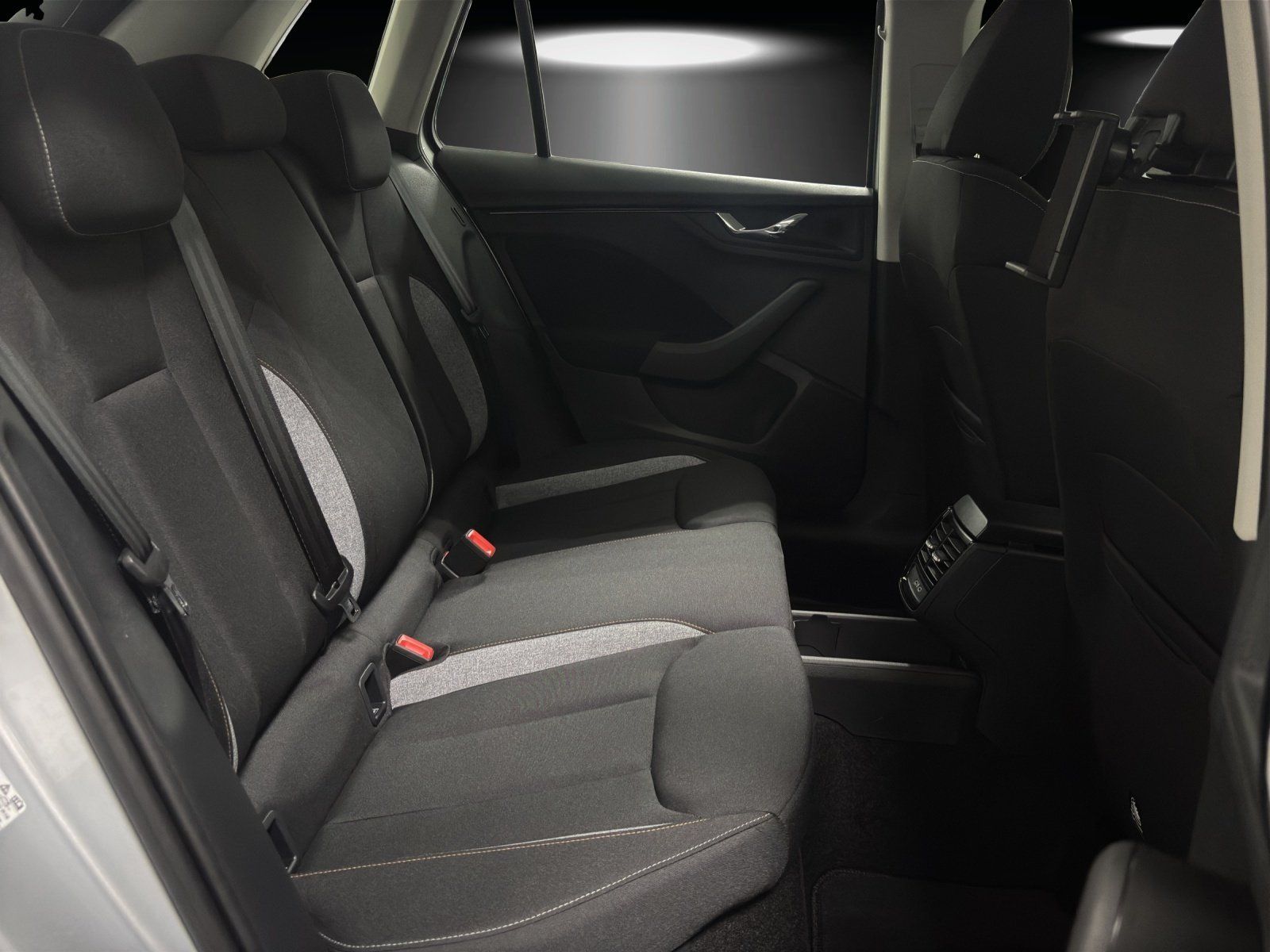 Fahrzeugabbildung SKODA Kamiq Tour 1,0 TSI 85 kW