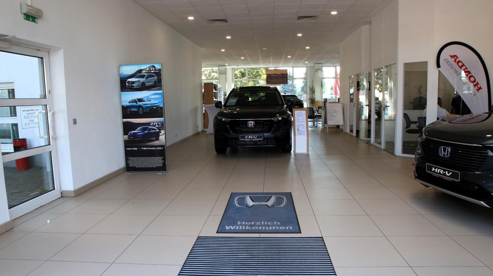 showroom-image-bottom