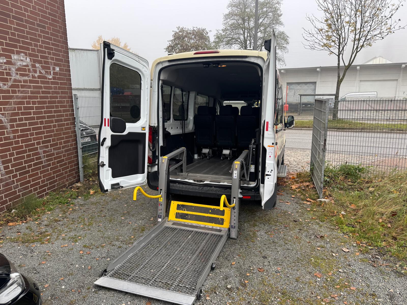 Ford Transit Kombi 350 L3 Trend mit Rollstuhl