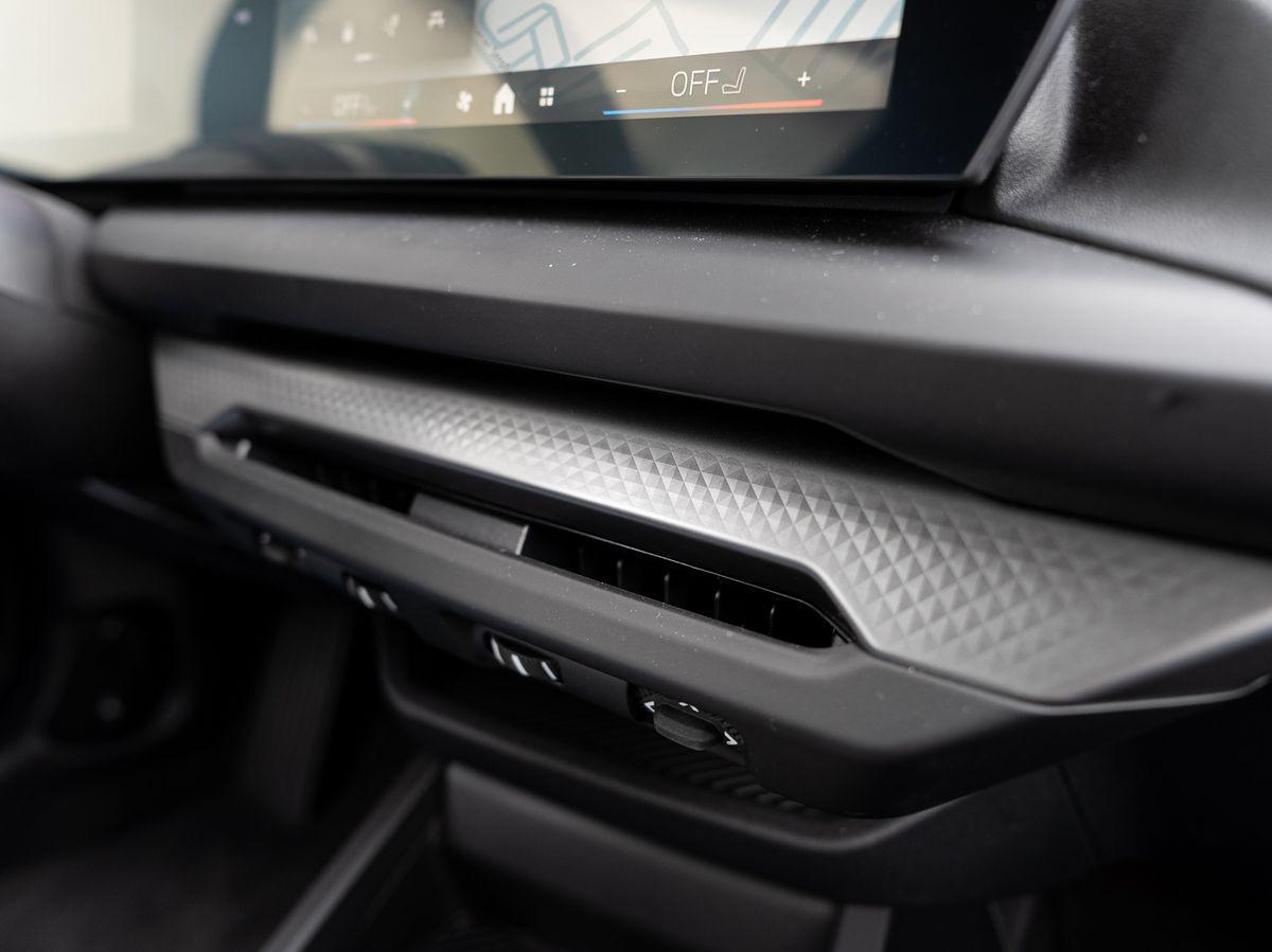 BMW 1 Series PANO AdLED KoZg SpSitze SpieglP ParkA S-Glas, миниатюра 19
