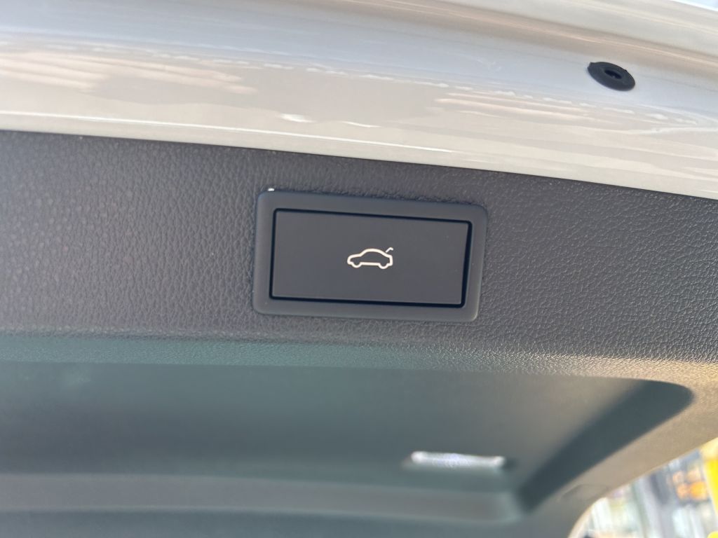 Fahrzeugabbildung SKODA Superb Combi 2.0 TDI DSG Sportline+Busin.Columbu