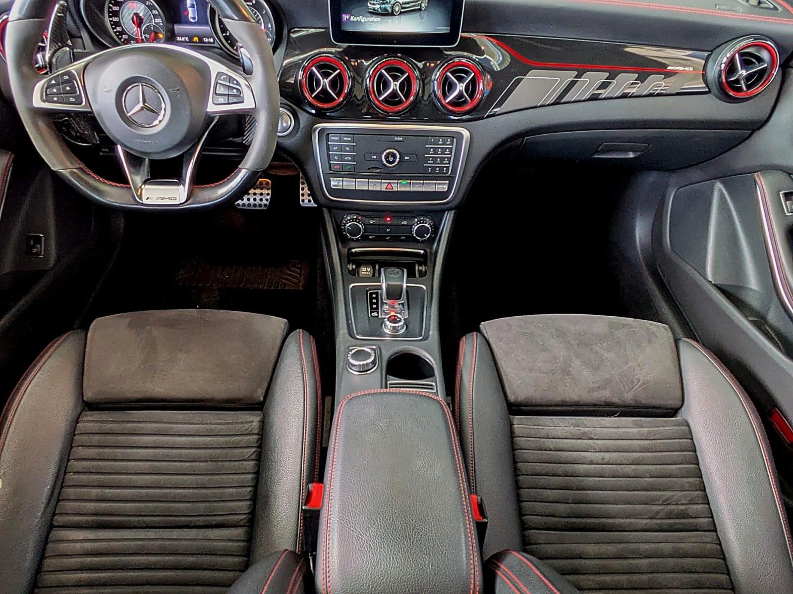 Fahrzeugabbildung Mercedes-Benz CLA 45 AMG PERFORMANCE | PANO| NIGHT| AERO I LED