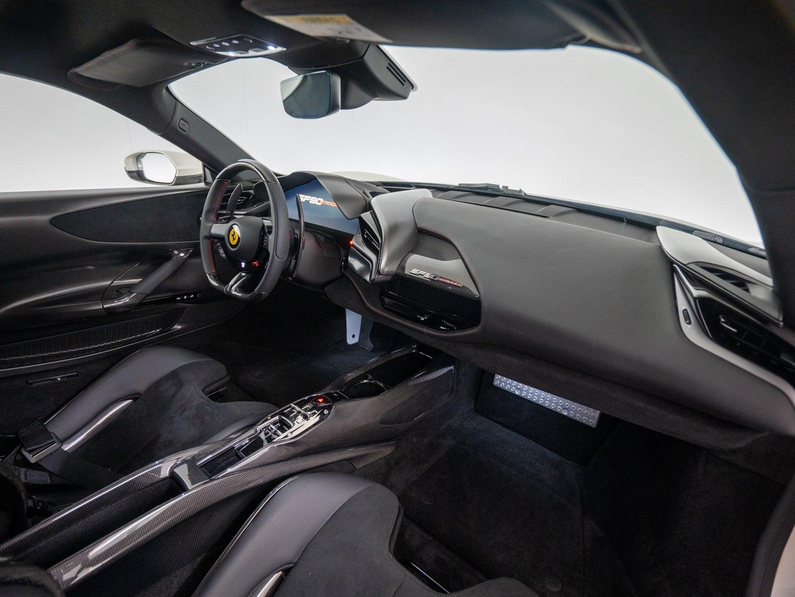Ferrari SF90 Stradale ASSETTO FIORANO