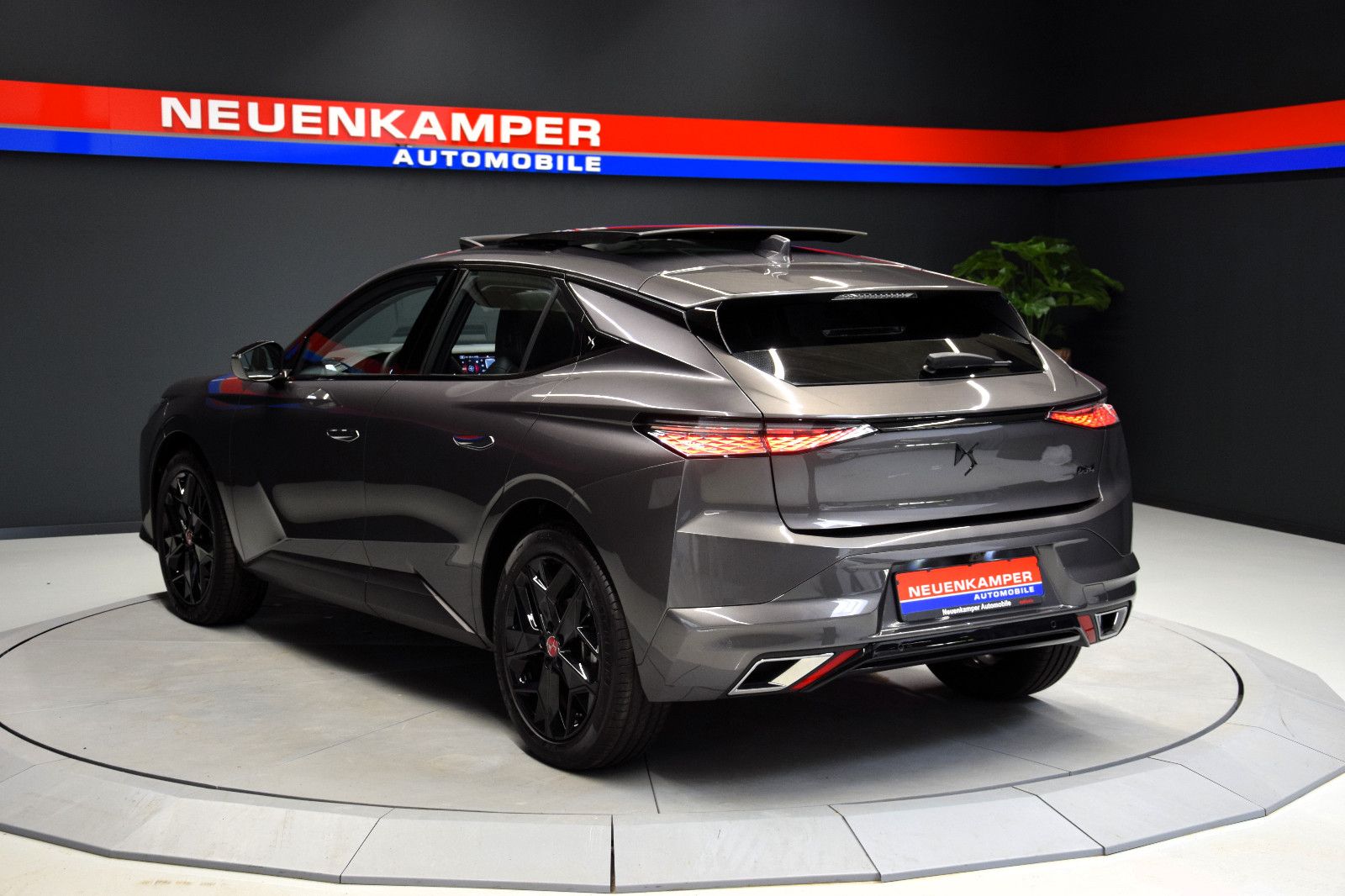 Fahrzeugabbildung DS Automobiles DS4 Performance Line Pano Sitzheizung