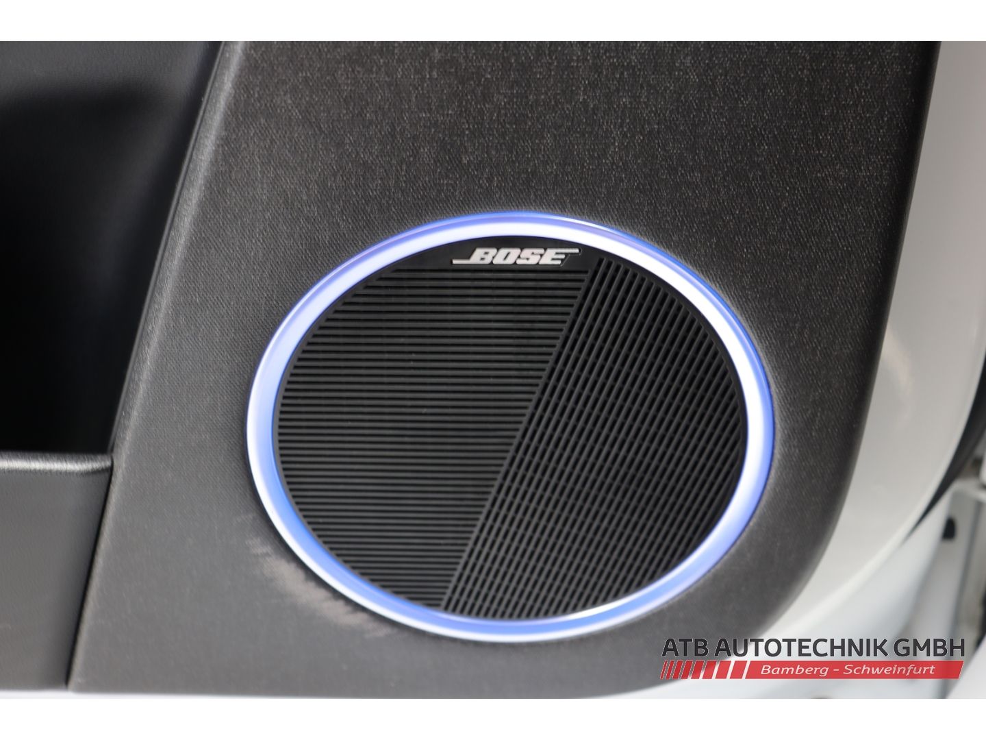 Fahrzeugabbildung Hyundai IONIQ 5 UNIQ 72,6 kWh 4WD 91,9% SOH HUD Navi Sou