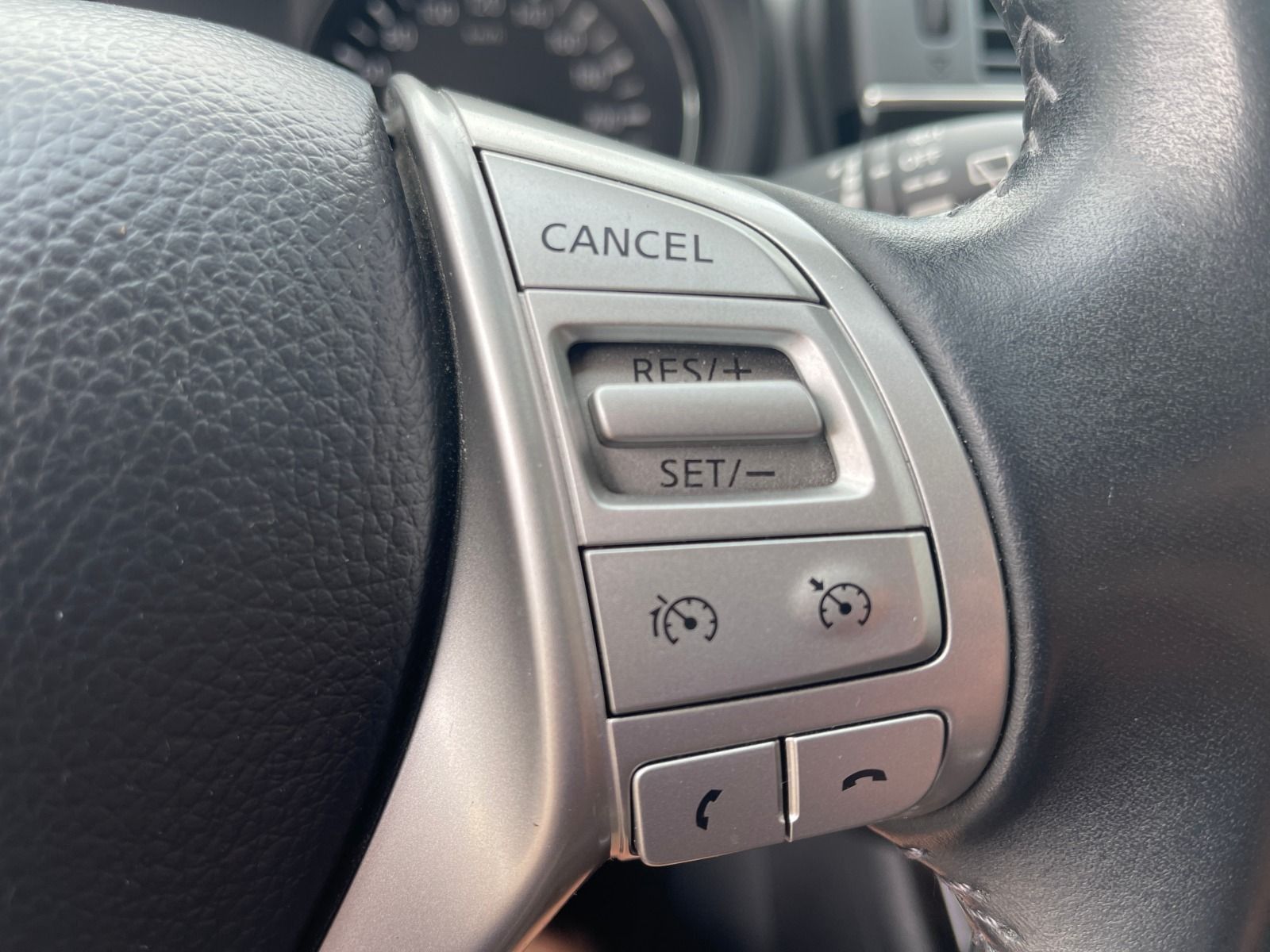 Fahrzeugabbildung Nissan Pulsar 1.2 N-Connecta Navi/AHK/Allwetterreifen
