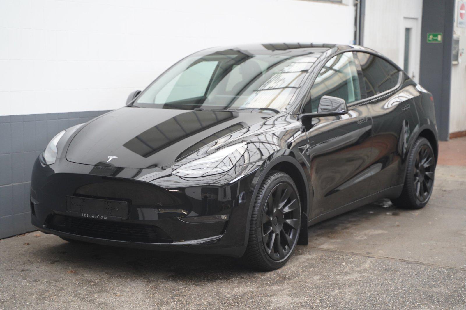 Tesla Model Y Long Range AWD *20-Zoll*