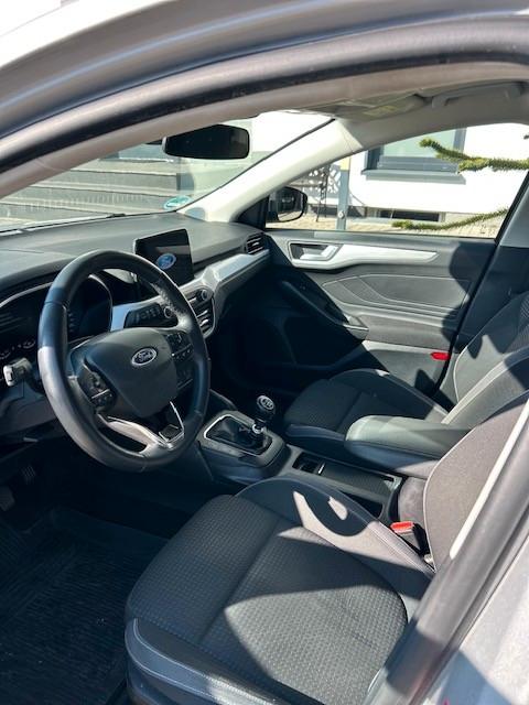 Ford Focus Cool&ConnectKomfort-Paket Navi LED APS AHK