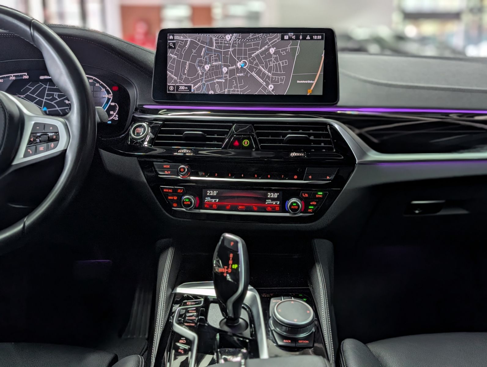 Fahrzeugabbildung BMW 530 e Luxury Line SPORT PANO LED KAM LEDER AHK