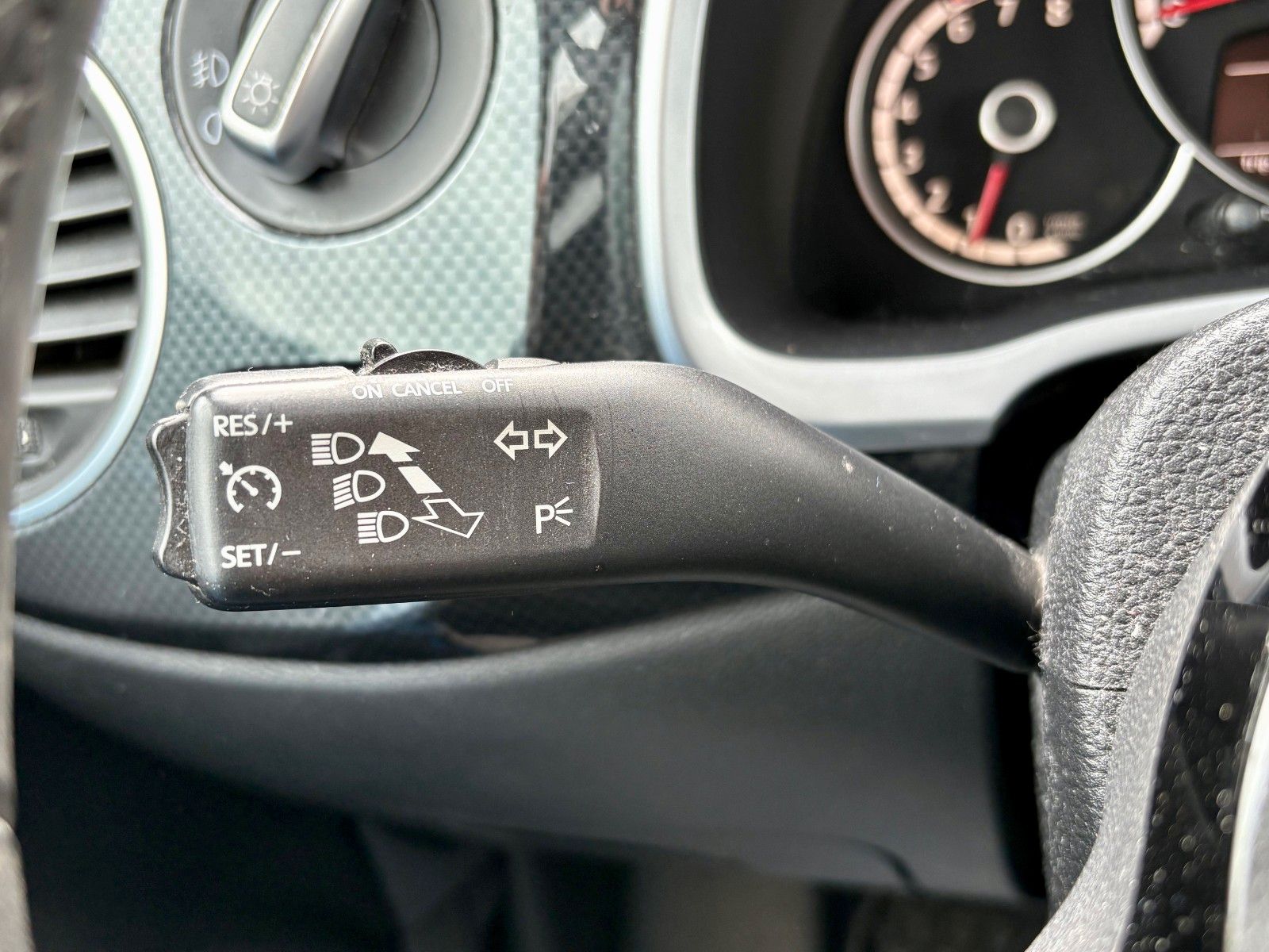 Fahrzeugabbildung Volkswagen Beetle 2.0 TSI DSG SPORT Navi Pano Xenon 147 kW