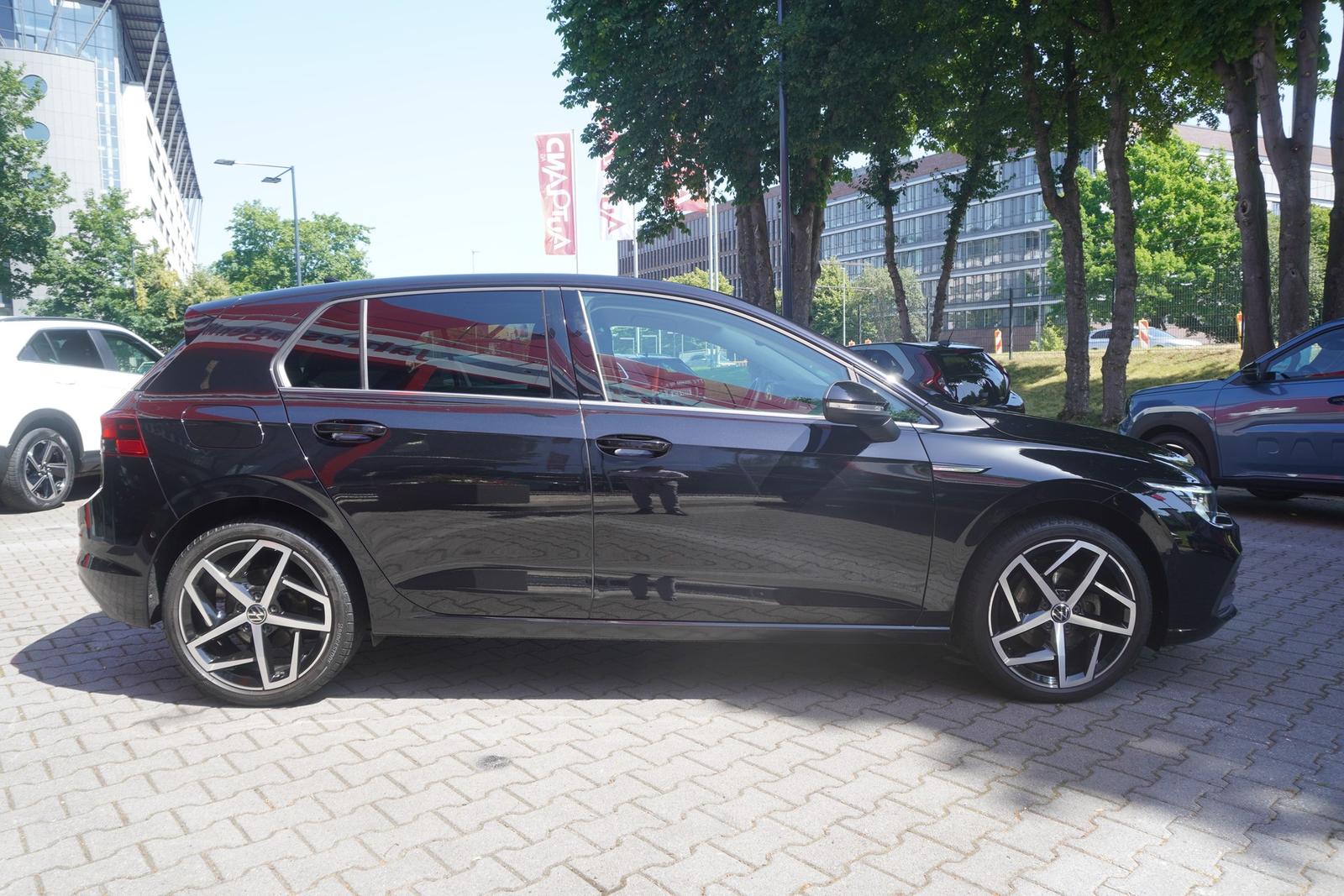 Volkswagen Golf VIII 1.5 TSI LED Navi Kamera Standheizung, миниатюра 5