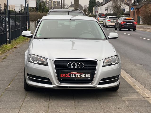 Audi A3 Sportbac 1.6 TDI Attraction Automatik Nav AHK