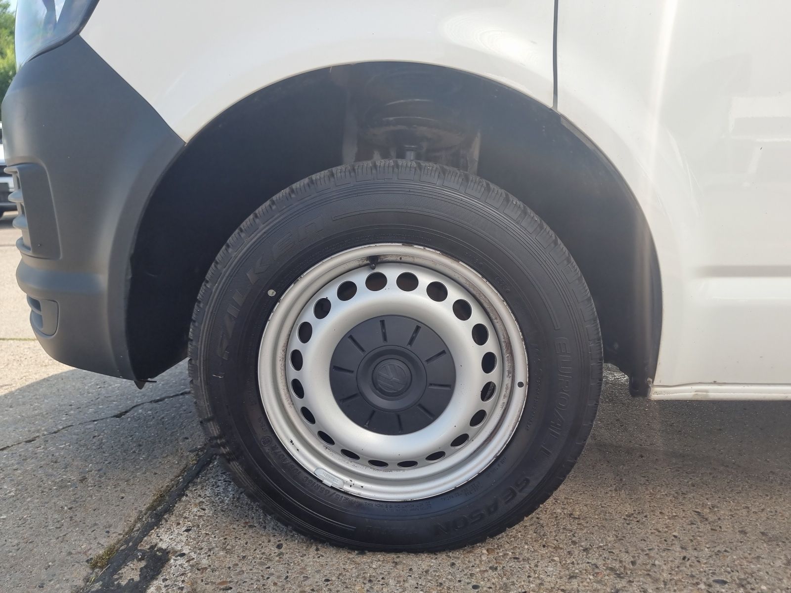 Fahrzeugabbildung Volkswagen T6 Transporter TDI Kasten AHK Klima Bluetooth