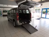 Opel Combo Life E  Behindertengerecht-Rollstuhlrampe - Behindertengerechte Opel Combo