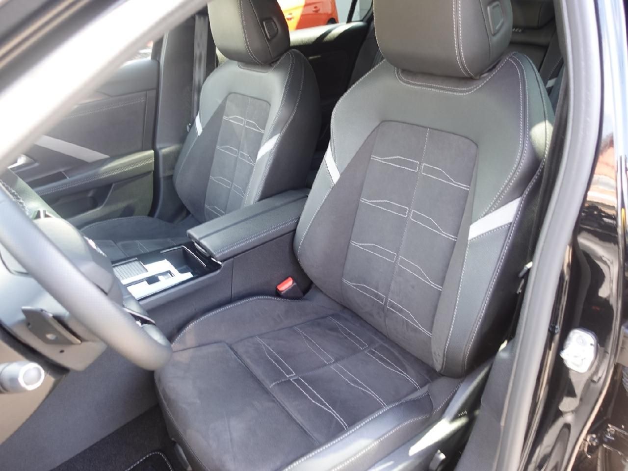 Fahrzeugabbildung Opel Astra L Sports Tourer 1,2 Ultimate Automatik