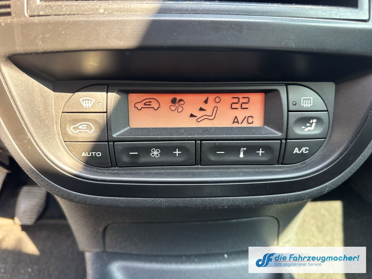 Fahrzeugabbildung Citroën C3 1.4 Exclusive El. Panodach Klimaautom *EXPORT