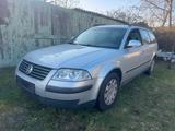 Volkswagen Passat 1.6 MPI - Volkswagen Passat aus 2004: Kombi