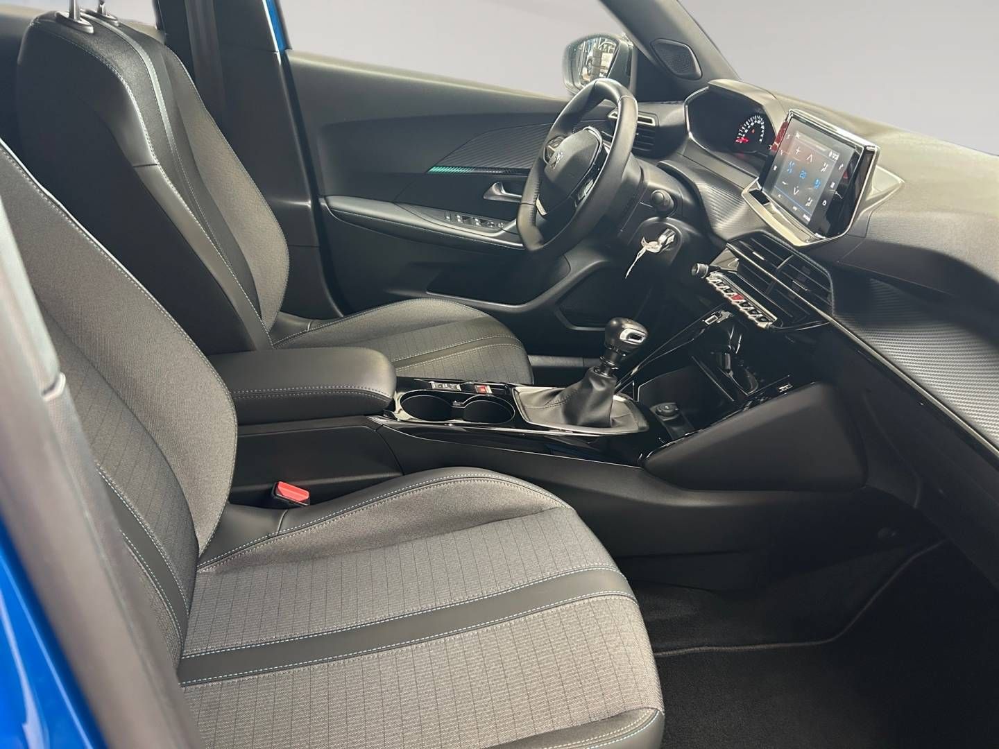 Fahrzeugabbildung Peugeot 2008 PureTech 130 1.2