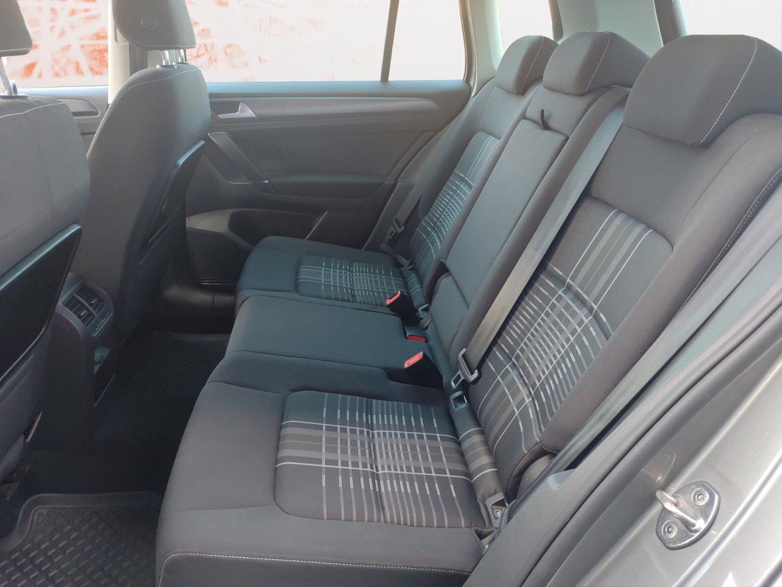 Fahrzeugabbildung Volkswagen Golf Sportsvan VII Lounge ! Navi ! PDC ! SHZ !