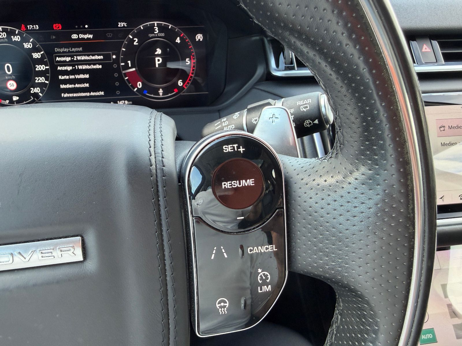 Fahrzeugabbildung Land Rover Range Rover Velar SE/PANO/KAMERA/MERIDIAN/MASSAG