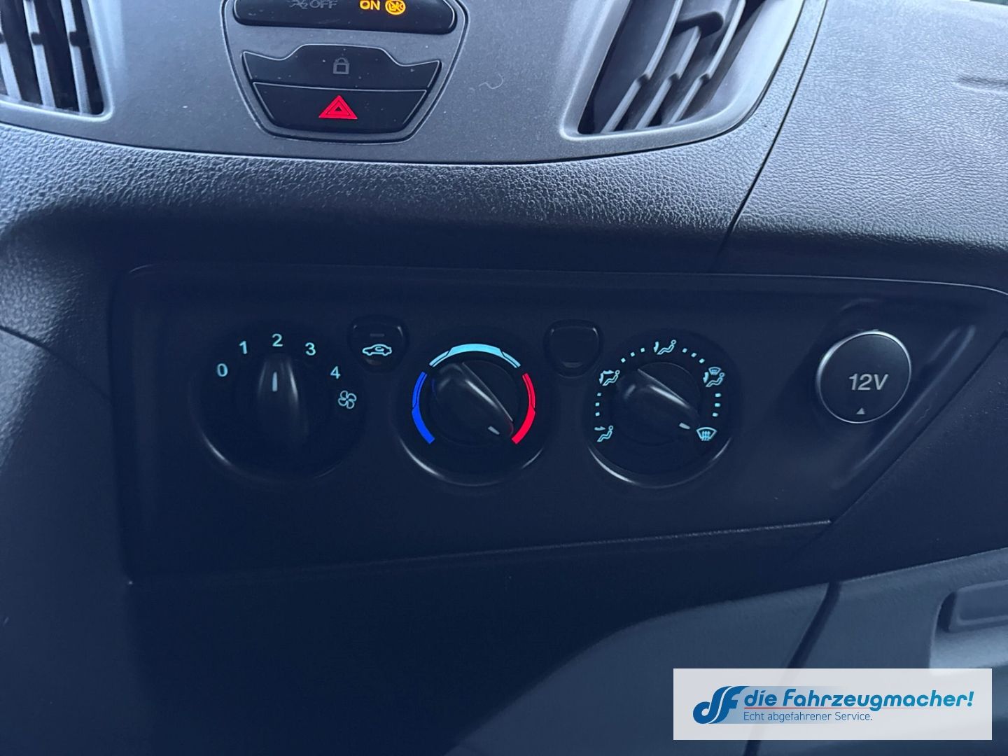 Fahrzeugabbildung Ford Transit Custom Tourneo 300 L1 *1977