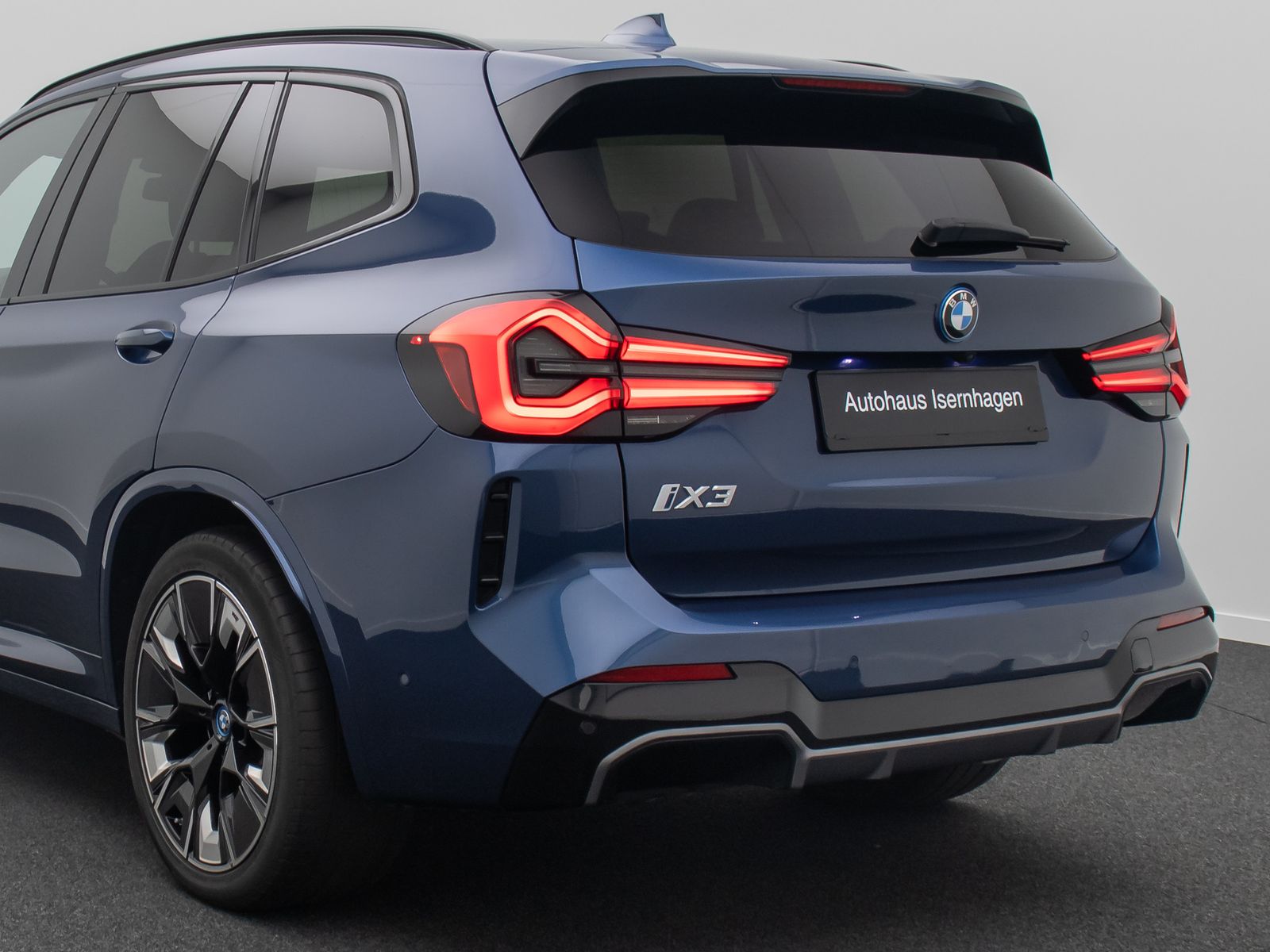 Fahrzeugabbildung BMW iX3 Impressive M Sport Panorama 360°HUD DAB H/K