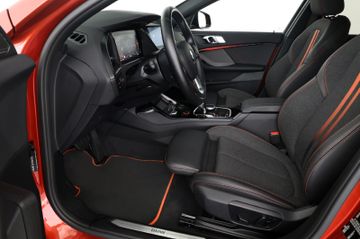 BMW 118d Aut. Sport Line Shadow PANO HUD H&K RFK
