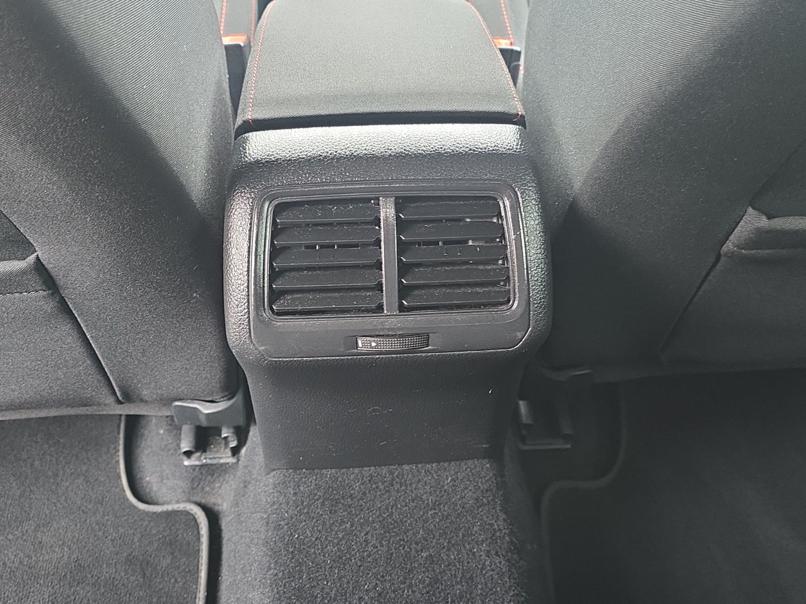 Fahrzeugabbildung Volkswagen Golf VII GTI PERFORMENCE+LED+DIGITAL TACHO+PDC