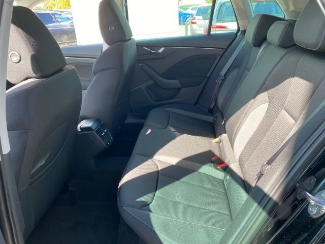 Fahrzeugabbildung SKODA Kamiq Tour TGI 6-Gang NAVI*RFK*LED*5J-Garantie