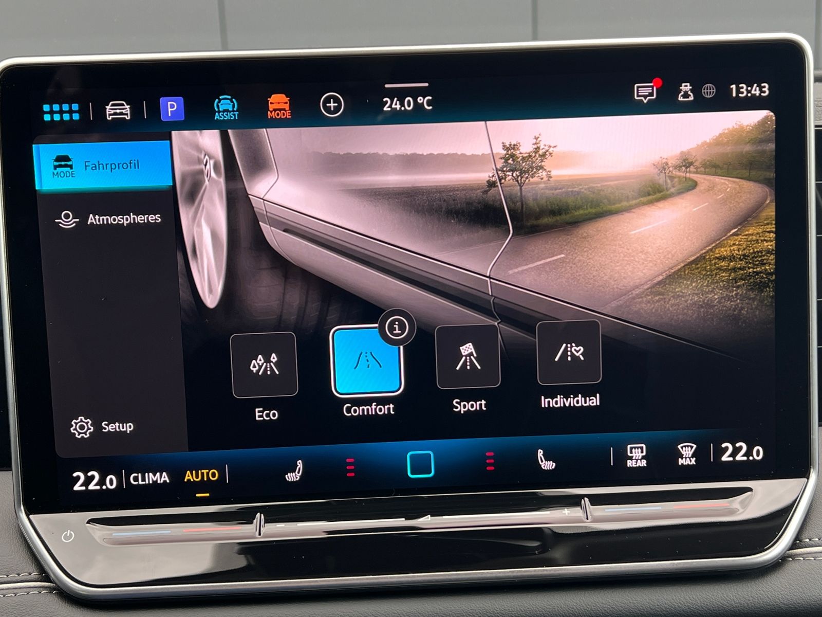 Fahrzeugabbildung Volkswagen Tiguan Elegance 1.5 eTSI DSG *AHK, IQ.Light, Nav