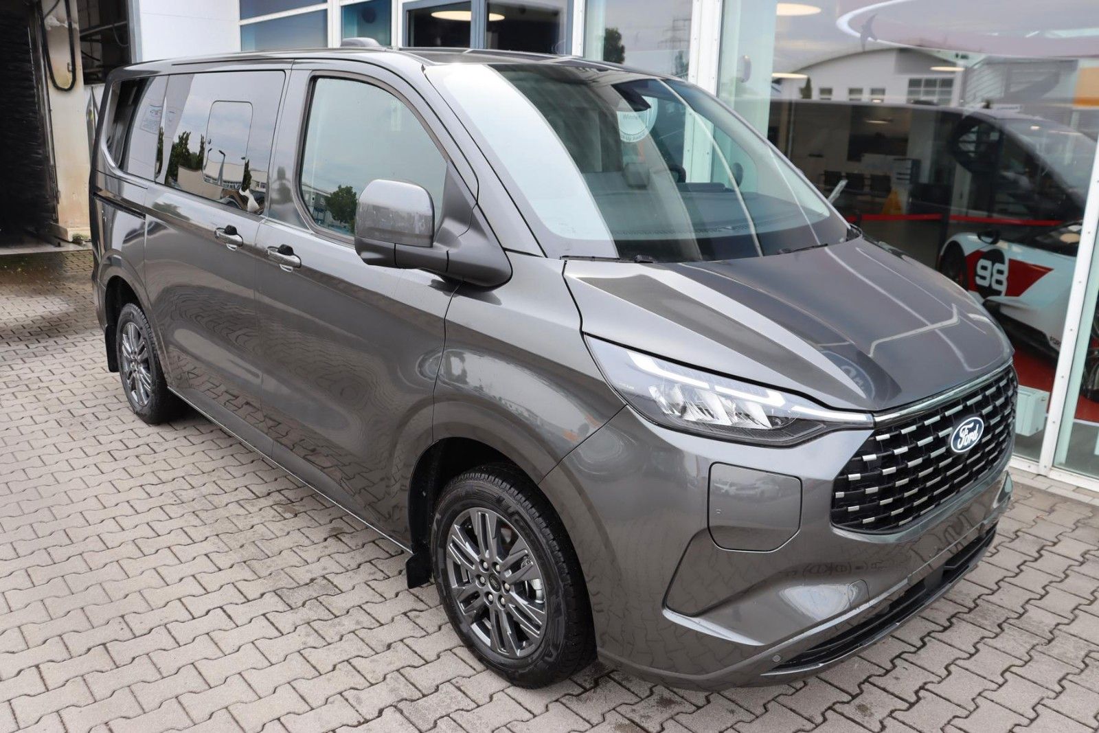 Ford Tourneo Custom Titanium 2.5l PHEV 340 L1 0,0%* imagem 2